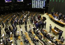 Câmara rejeita todos destaques e aprova reforma da Previdência
