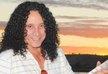 Fernando Mendes relembra sucessos dos anos 70, no Manhattan Café Theatro, em Boa Viagem