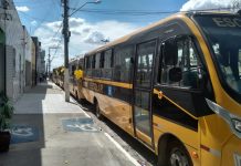 Prefeitura de Sanharó entrega quatro novos ônibus escolares