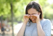 Oftalmologista dá dicas de cuidados com os olhos, nas férias de verão