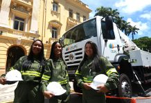 Paulo Câmara anuncia 100 vagas para mulheres em curso de eletricista