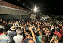 Prefeito do Cabo, Lula Cabral, inaugura Estrada de Barbalho, e multidão acompanha