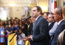 Paulo Câmara empossa gerentes regionais de educação, e ressalta melhorias na área