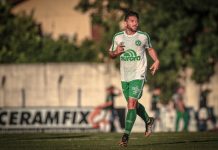 Adaptado ao Brasil e livre no mercado, meia Diego Torres valoriza experiência na Chapecoense e ressalta desejo de permanecer no País
