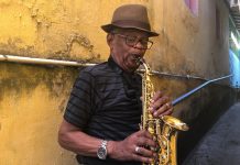 Última noite dos Ensaios do Carnaval, rende homenagem ao Maestro Edson Rodrigues
