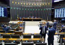 Câmara aprova auxílio de R$ 600 por mês para trabalhador informal