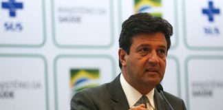 Sistema de saúde pode entrar em colapso em abril, diz ministro