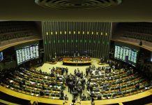 Coronavírus: parlamentares discutem possível suspensão de atividades