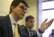 Empresas poderão cortar jornadas e salários dos empregados pela metade, devido aos impactos do Coronavírus