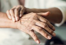 Doença de Parkinson: Médico Maurício Cavalcante, da Hapvida, explica sobre a doença, neste 4 de abril, “Dia Nacional do Parkinsoniano”