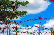‘Arraial Deixa Falar’, do bairro de Casa Amarela, realiza desfile itinerante pelas ruas da Zona Norte do Recife