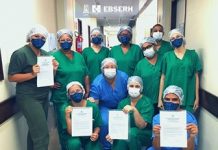 Profissionais do Hospital das Clínicas da UFPE recebem cartas de agradecimento, escritas por estudantes da rede estadual de ensino