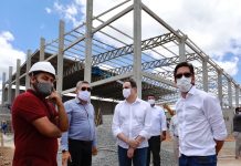Governador de PE, Paulo Câmara, anuncia investimentos no interior do Estado, visita obras de novas indústrias e entrega acesso viário