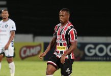 Presente em todos os jogos do Santa Cruz, Tinga comemora liderança na Série C e faz balanço do turno: “Evolução”