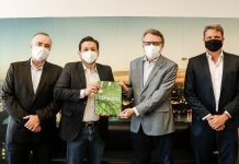 Geraldo lança livro sobre o Parque Capibaribe, com registros do projeto que tem transformado a face do Recife, voltada para o rio
