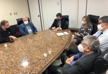 Entidades Médicas entregam documento de apoio à vacinação, na Câmara do Recife