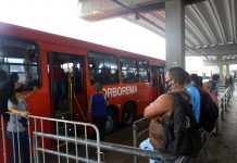 Governador de PE, Paulo Câmara, garante acesso gratuito ao transporte público para quem perdeu emprego na pandemia