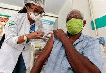 Cabo aplica primeira dose em população de 90 engenhos e mantém campanha de reforço vacinal