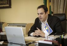 Governador de PE, Paulo Câmara, avalia números da pandemia com prefeitos do Agreste