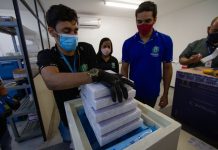 Chega a Pernambuco novo lote com 24.570 doses da vacina da Pfizer/BioNTech