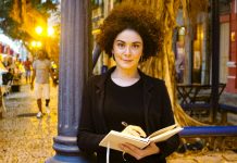 ‘Amor é sobre muitos tipos de coragem’: Projeto iniciado nas redes sociais vira livro de poesias