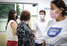 Prefeito do Recife, João Campos, alerta para pico da maré alta às 17h, e recomenda que recifenses evitem circular pela cidade