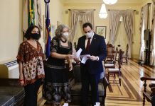 Liana Cirne, Vereadora do Recife, agredida por policiais militares durante manifestação no último sábado, é recebida pelo Governador de Pernambuco