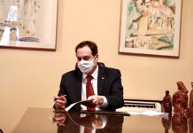 Paulo Câmara sanciona lei que regulamenta o programa ‘Professor Conectado’