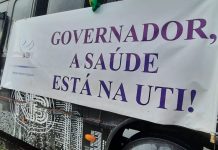 Profissionais de Enfermagem realizam carreata, “velório” simbólico e protesto no Recife e no interior
