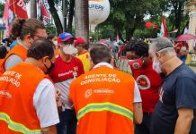 Agentes de Conciliação do Governo de Pernambuco garantem interlocução com manifestantes, e protesto no centro do Recife, acontece em clima de tranquilidade