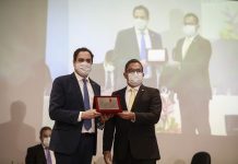Governador Paulo Câmara recebe homenagem do Ministério Público de Pernambuco