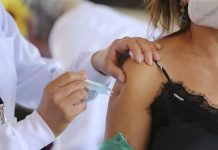 Covid-19: 40% da população adulta foi imunizada com a primeira dose