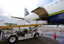 Mais de 200 mil doses de vacinas contra a Covid-19 chegam a Pernambuco