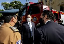 Paulo Câmara entrega cinco novas viaturas ao Corpo de Bombeiros Militar de Pernambuco
