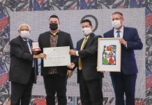André Rio recebe medalha de Honra ao Mérito da Esmape