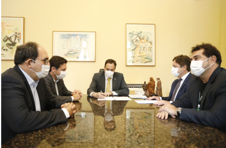 Paulo Câmara assina PEC que concede ao Estado, a competência para explorar infraestrutura e serviços de transporte ferroviário