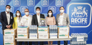 Prefeitura do Recife recebe doação de 60 capacetes respiratórios, e 24 mil litros de água mineral para o combate à Covid-19