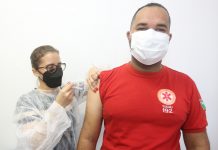 Trabalhadores da Saúde do Jaboatão começam a receber dose de reforço da vacina contra a Covid-19