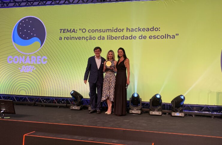 Jaqueline Sena ganha Prêmio Conarec pela Hapvida