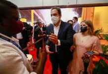 Paulo Câmara e Ana Luíza prestigiam a 21ª edição da Fenearte