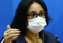 Ministra Damares Alves testa positivo para a Covid-19
