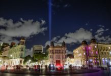 Prefeitura do Recife monta “Torre da Paz” no Marco Zero, em apelo ao fim do conflito na Europa