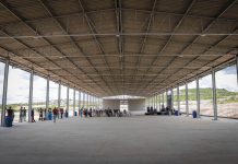 Prefeitura de Caruaru entrega novo galpão para comerciantes da Ceaca