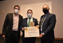 Presidente do CREF12/PE, Prof. Lúcio Beltrão, recebe Prêmio Duarte Coelho, promovido pelo Observatório de Olinda, na categoria “Mérito Saúde / Destaque 2022”