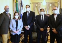Paulo Câmara recebe diplomatas dos EUA no Recife