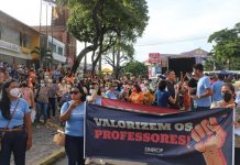 Desvalorização da categoria e sucateamento das escolas municipais do Paulista, levam professores a anunciar mobilização durante a próxima semana