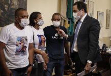 Paulo Câmara recebe os pais de Heloysa Gabrielle e representantes de entidades de direitos humanos