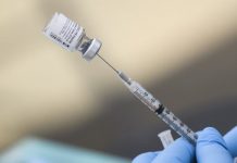 Recife inicia aplicação da segunda dose de reforço contra a covid-19, para idosos a partir de 60 anos