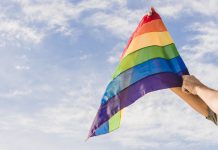 Dia Internacional de Luta contra a Homofobia, Transfobia e Bifobia: conheça os desafios e orgulho das conquistas LGBTQIA+ nas universidades