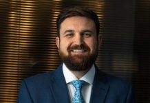 Ambiente de trabalho necessita de mudança de mentalidade sobre funcionários LGBTQIA+, é o artigo de João Galamba